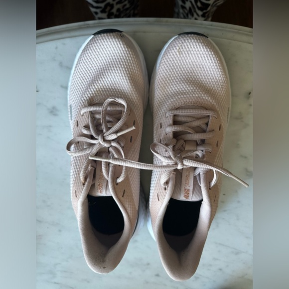 Women’s Nike sneakers - Picture 2 of 10